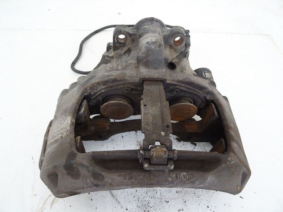 ZACISK PRZÓD PRAWY - 263.00 PLN - MERCEDES-BENZ ACTROS MP2 / MP3 2002 - 2022 3236 B