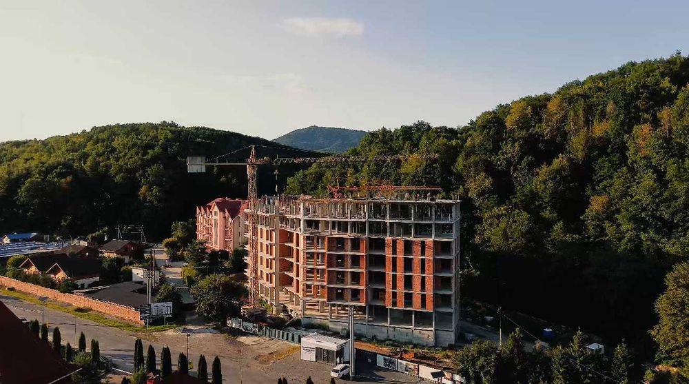 Продаж апартаментів у новому комплексі Erwin Hall, курорт Поляна