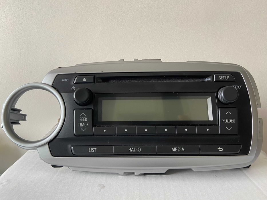 Toyota Yaris III Radio CD, oryginał z ramką