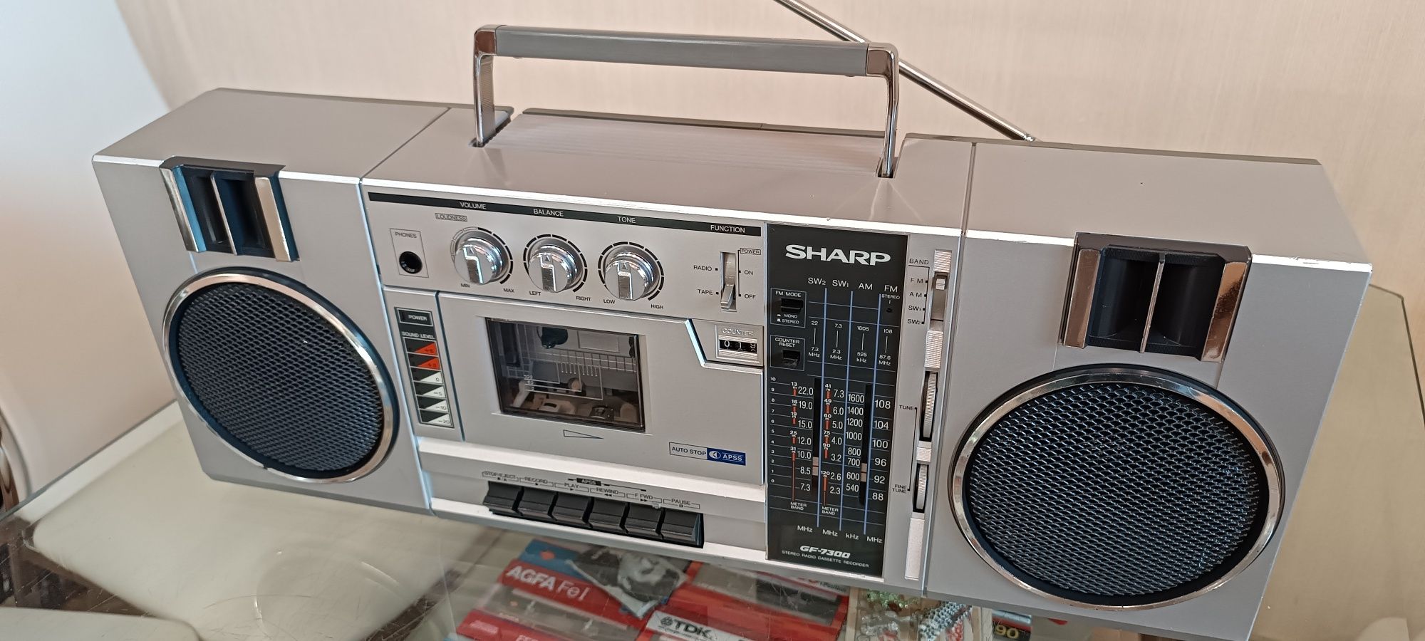 Sharp GF-7300 в хорошем состоянии.