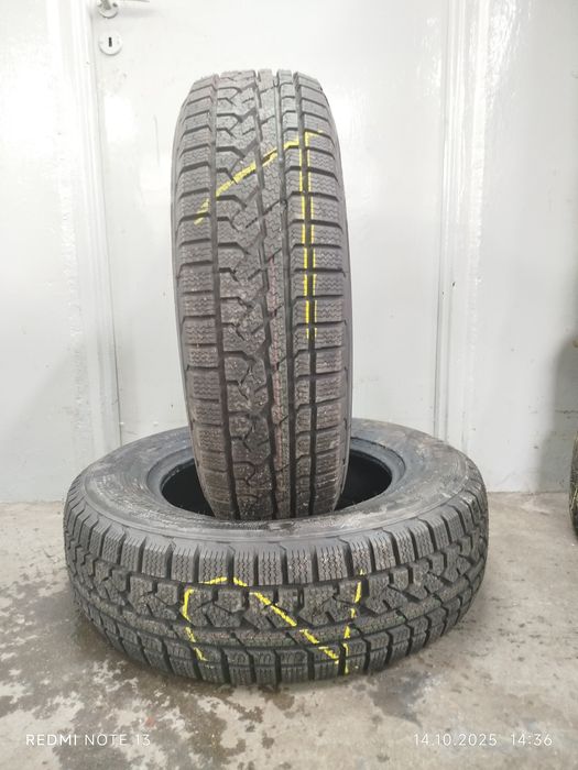 2x Opony KUMHO TYRE I`ZEN RV 215/70R/16 100T