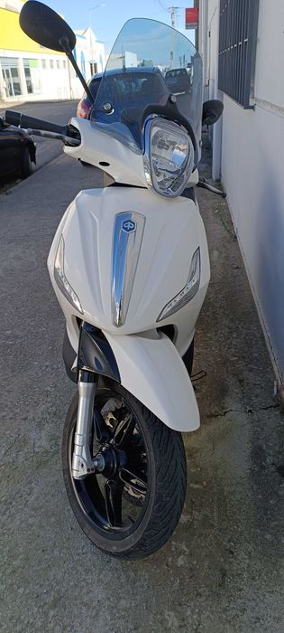 Scooter Piaggio Beverly 350 Sport Touring