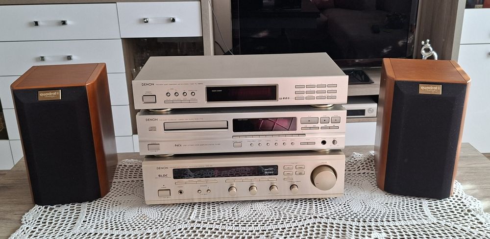 Wieża segmentowa Denon z kolumnami