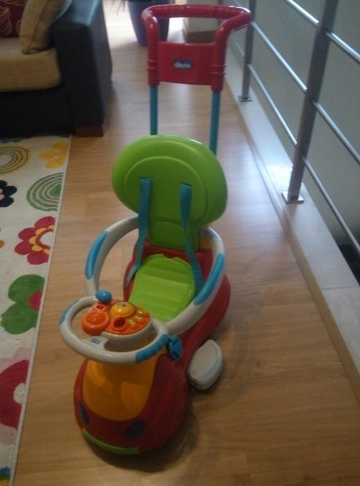 Triciclo chicco como novo