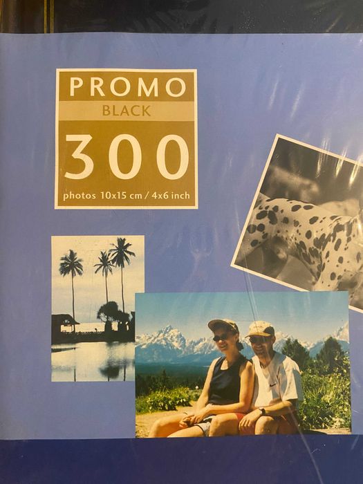 Álbum de fotos promocional Henzo com 60 capas pretas