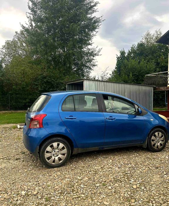 Toyota Yaris 1.0 KAT Benzyna 2006r przebieg 193 tyś 5-drzwi