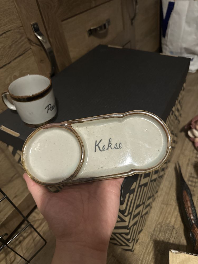 Kubek na kawe z podstawką na ciastko