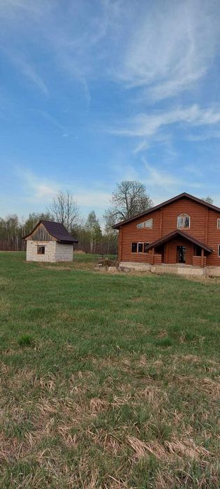 Іванківська ОТГ, панський маєток з озерами і ділянкою 4.50 га.