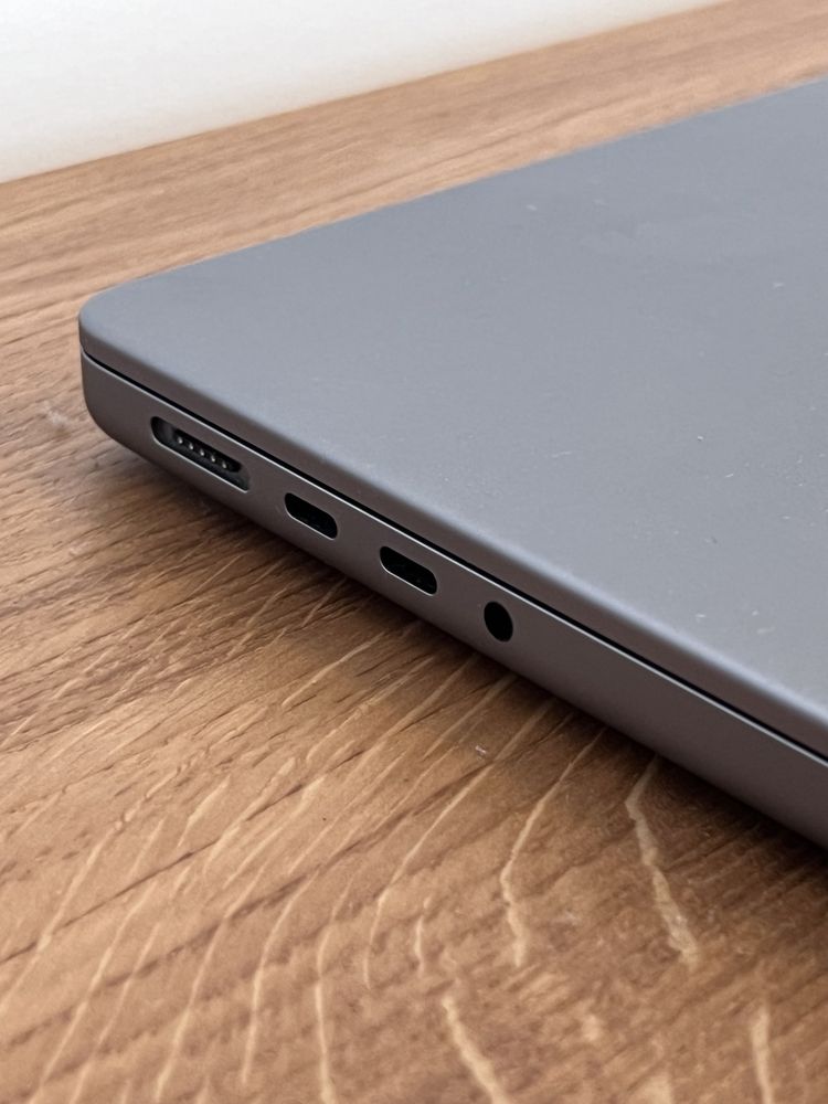 Mac Book Pro M3 novo c/ fatura e garantia