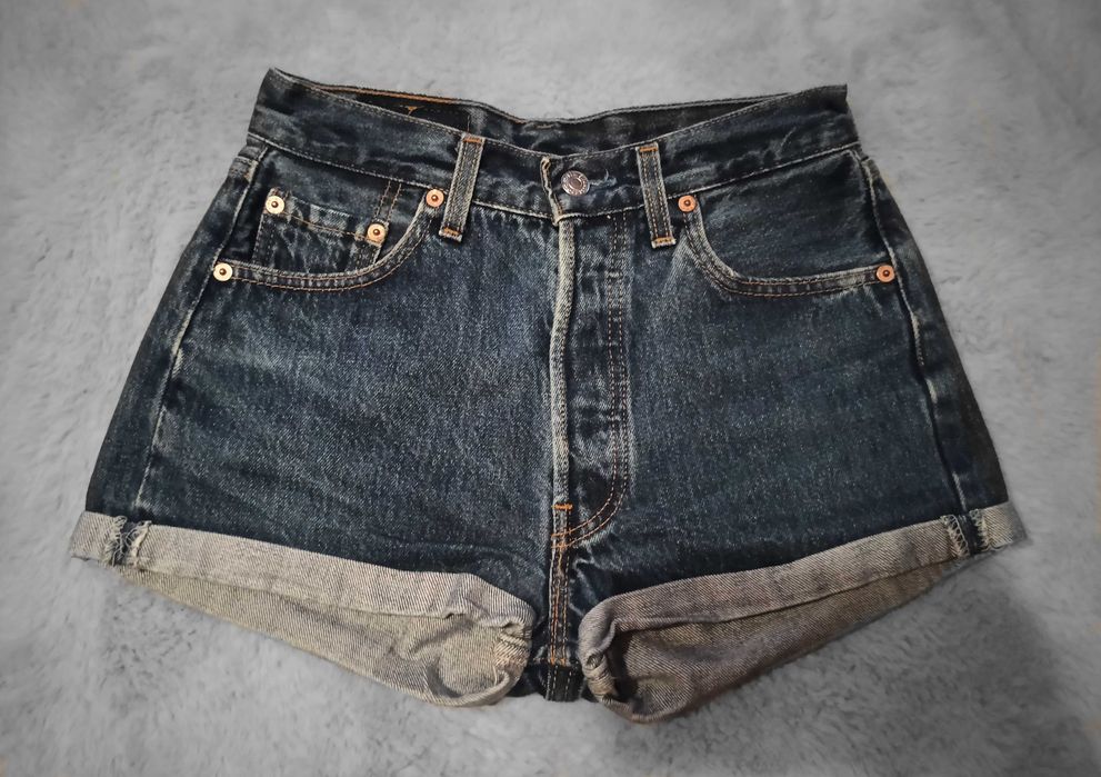 Jeansowe szorty vintage LEVI'S – W28 przerobione z długich spodni