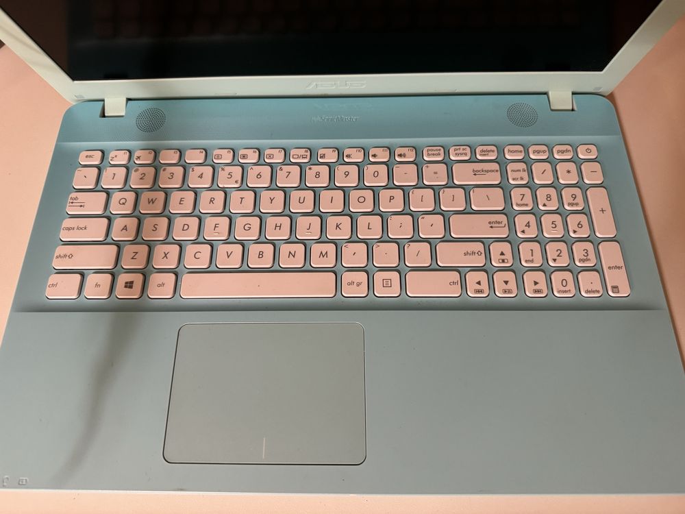 laptop Asus R541u stan idealny, jak nowy