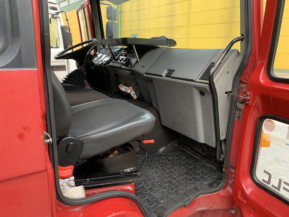 Volvo fl 608 надійна Швецька вантажівка в рейсовому стані