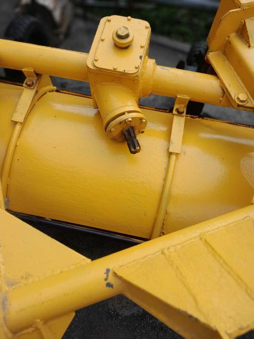 Щітка комунальна дорожня. Виробник Польща б/у.