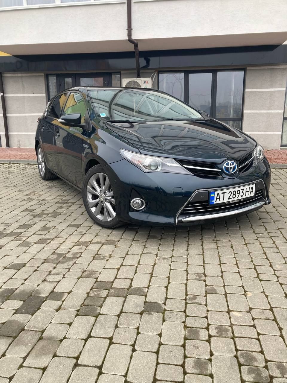 Продам Toyota Auris,  гібрид