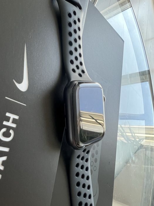 Apple Watch Nike 6 44 мм Space Gray Aluminum