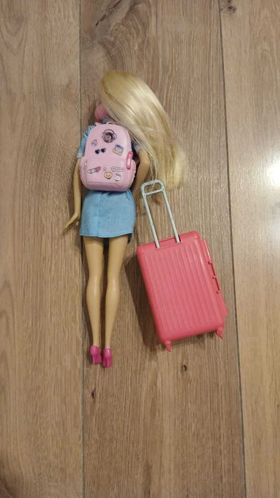 Lalka Barbie podróżniczka