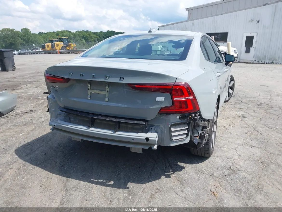 Volvo S60 2024 VOLVO S60 PLUG-IN HYBRID T8 PLUS / 4x4 / Automat