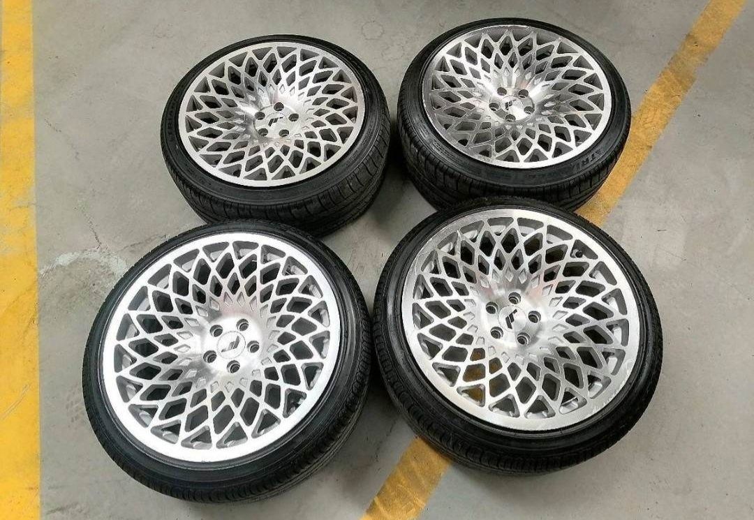 (TROCO) Japan Racing JR17 18" 5X100 9.5J