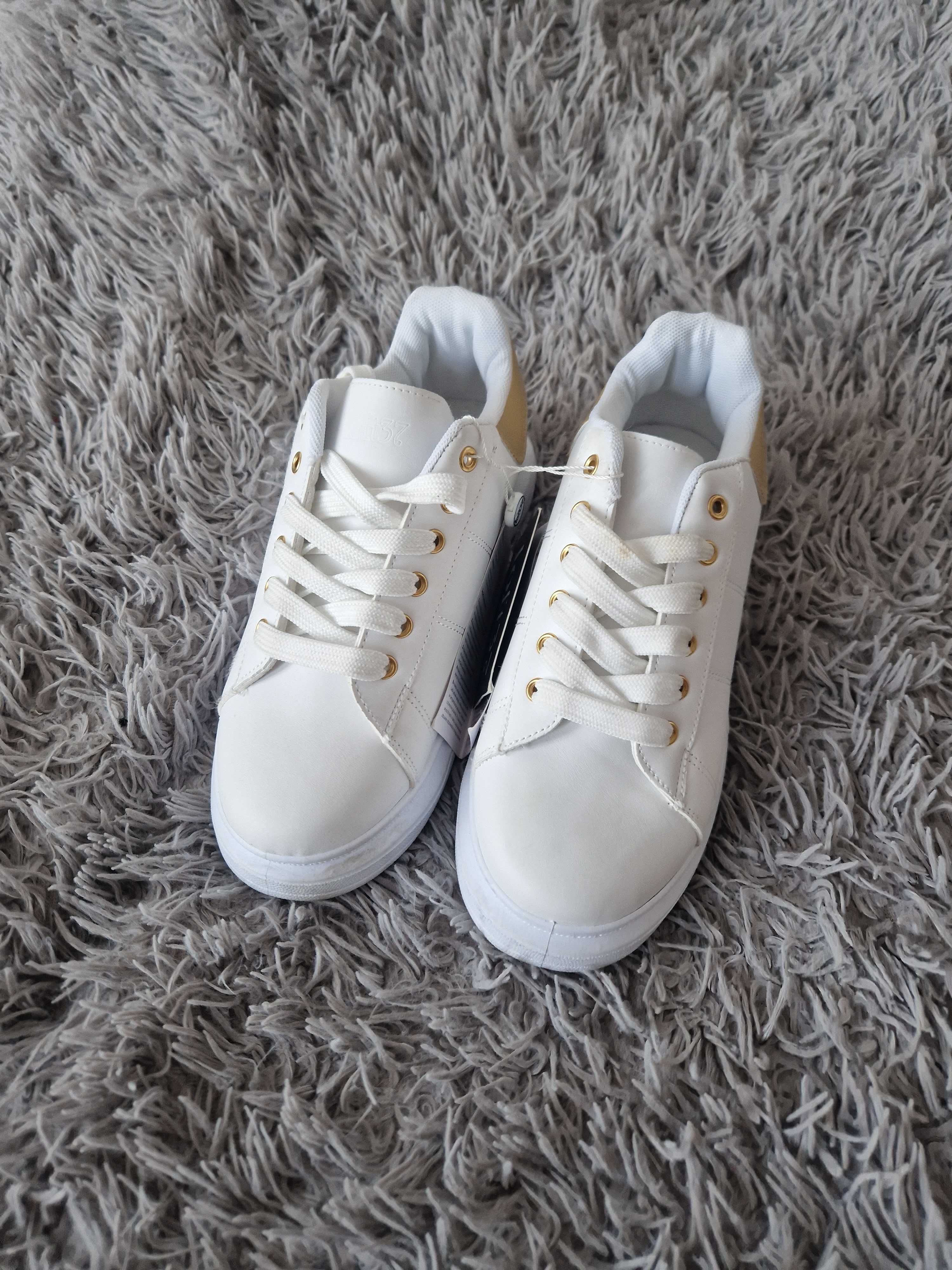 buty nowe białe ze złotym na wyższej podeszwie platformie 39   loft37