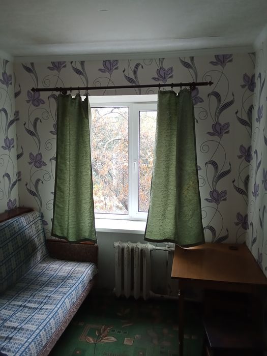 Сдам комнату в малосемейке, центр.