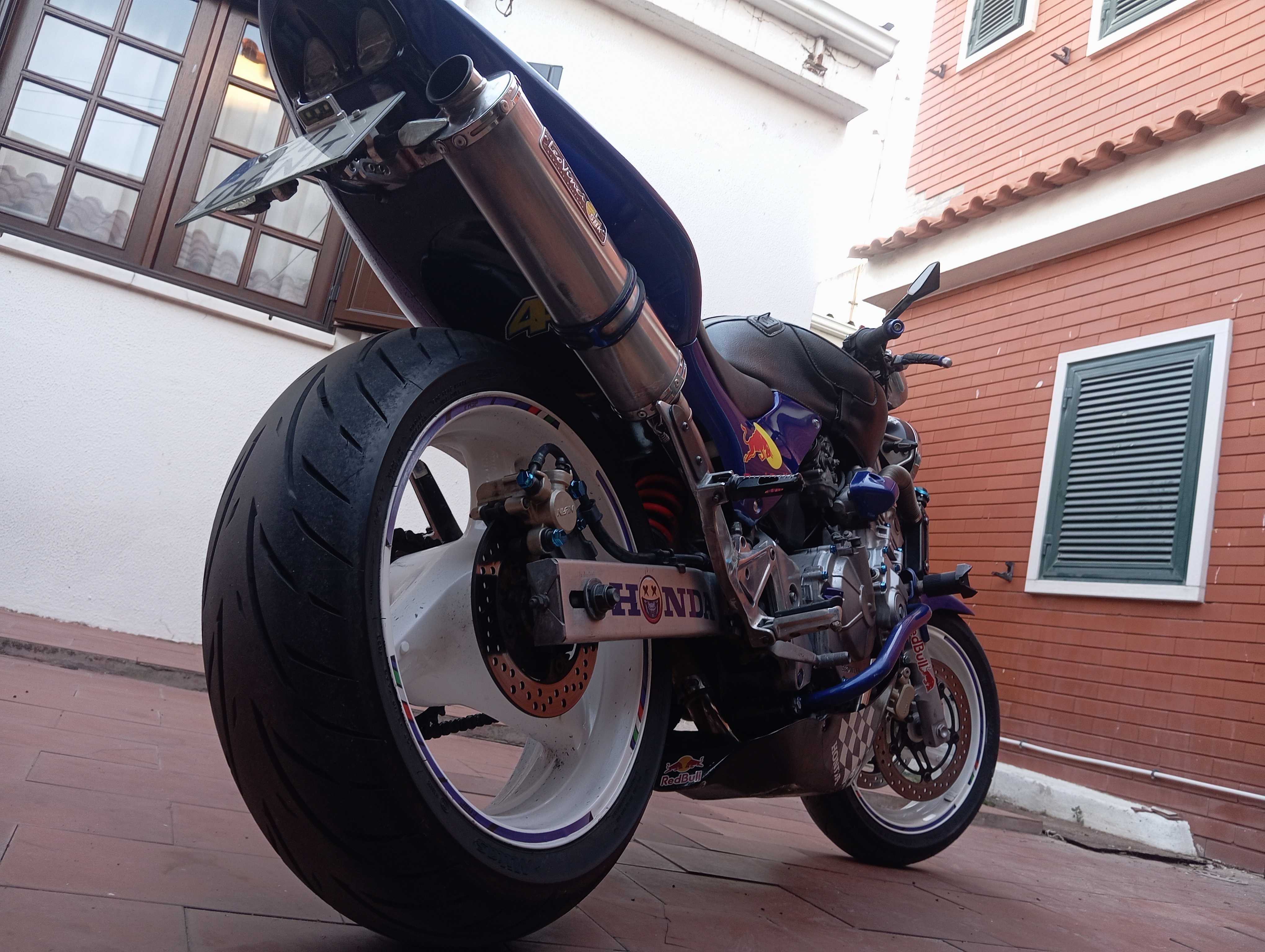 Moto Honda hornet 600