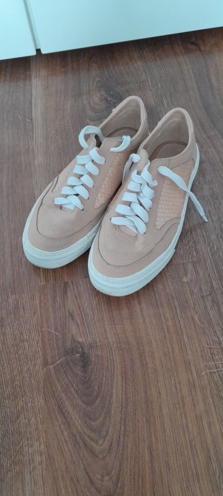 Buty Bershka rozmiar 37