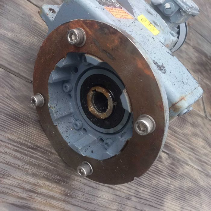 Мотор с редуктором