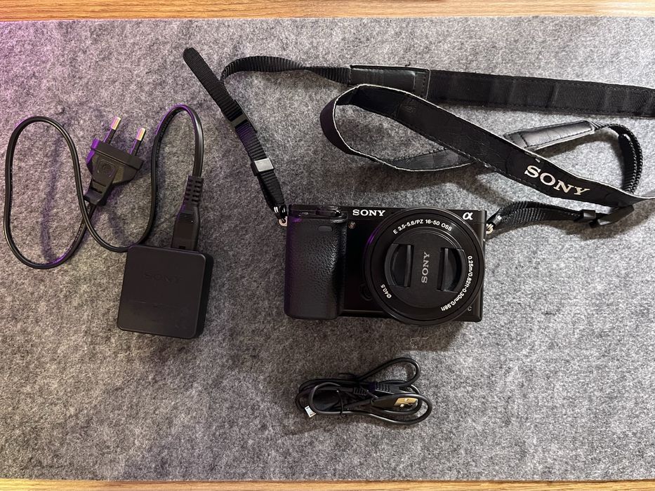 Sony A6000 + kit 16–50mm в дуже доброму стані