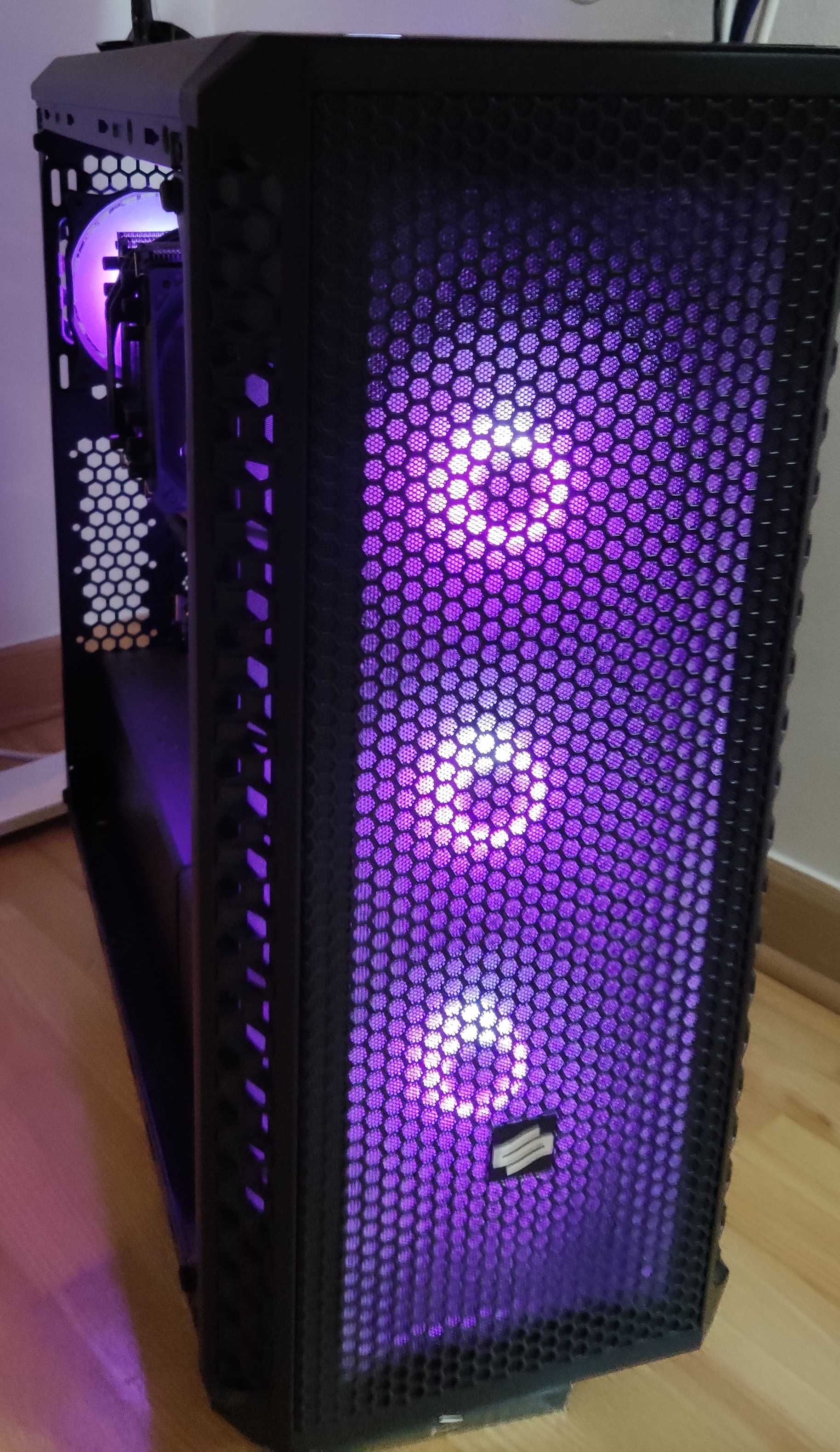 Komputer stacjonarny, AMD Ryzen 7 3800X, 64GB RAM i 3 dyski SSD po 1TB