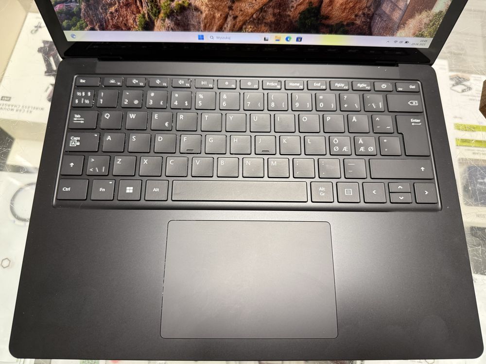 Bardzo Ladny Microsoft Surface Laptop 4 I7 11 gen 16GB 250GB