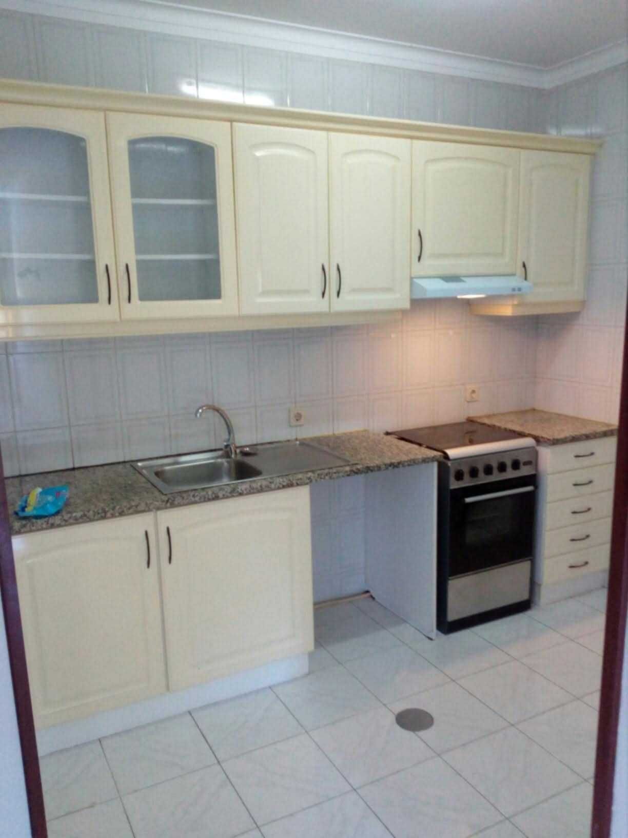 T1 (garagem e elevador) ao Parque da Lavandeira- Disponível em Outubro