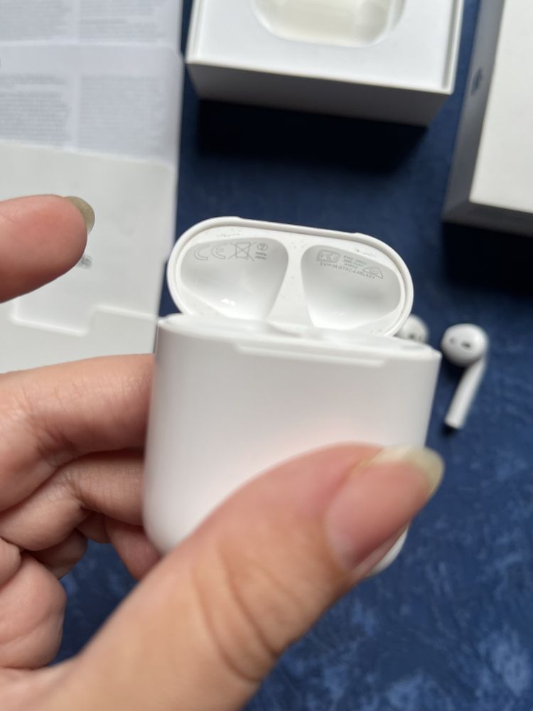 Наушники оригинальные Apple Airpods 2 в идеале