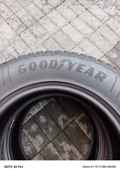 Opony 235/65/17 Goodyear Vector 4 season