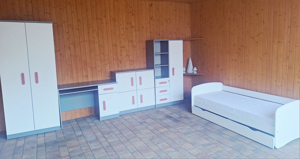 Zestaw mebli dla dziewczynki + łóżko