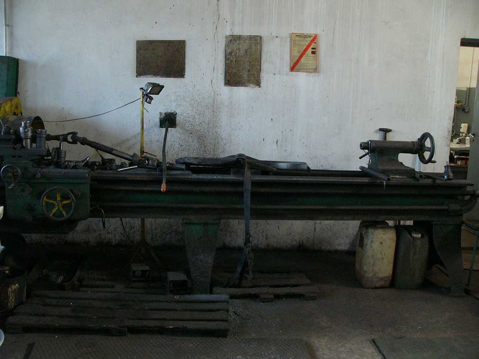 Tokarka trzy metry w kłach wiekowa maszyna
