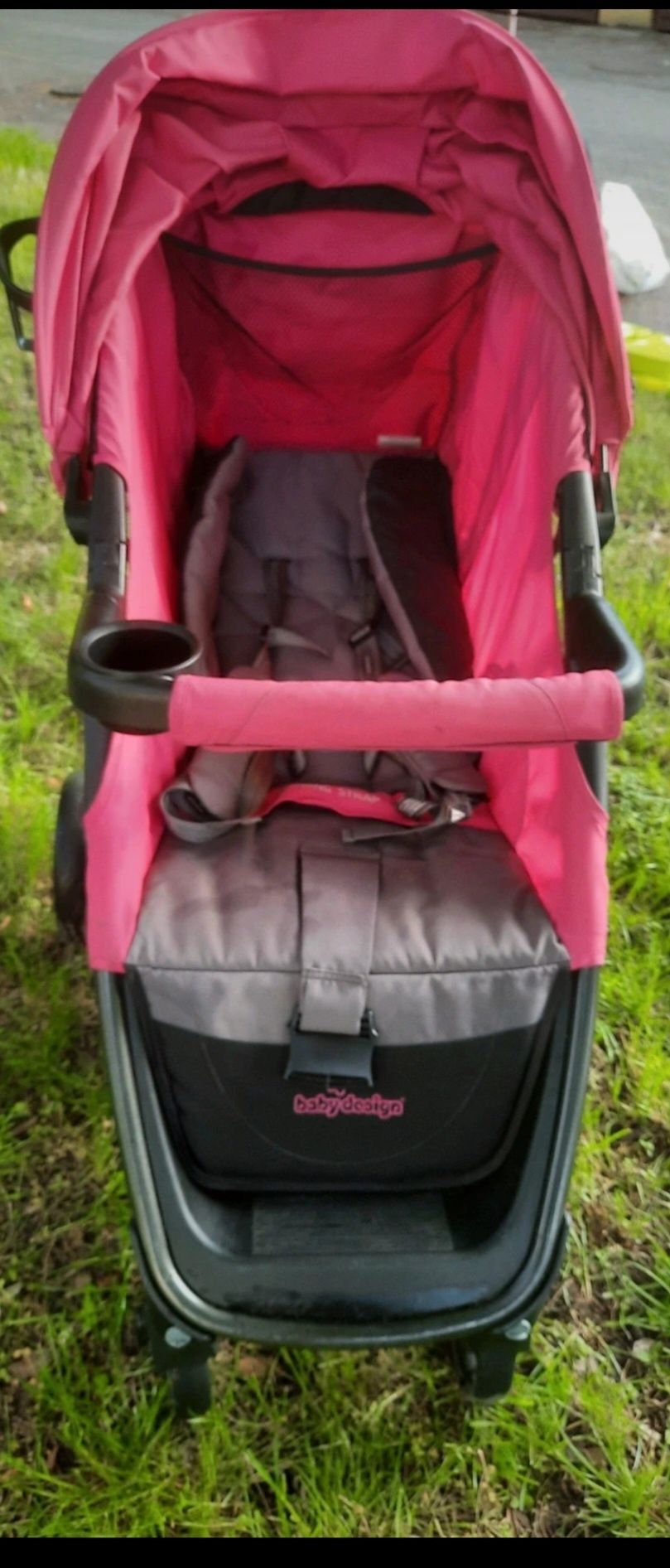 Wózek spacerowy z funkcją spania Baby Design

Bardzo dobry Baby Design