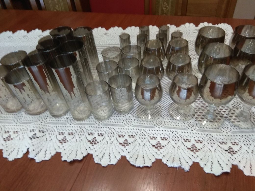 Komplet kieliszków i szklanek srebrzonych