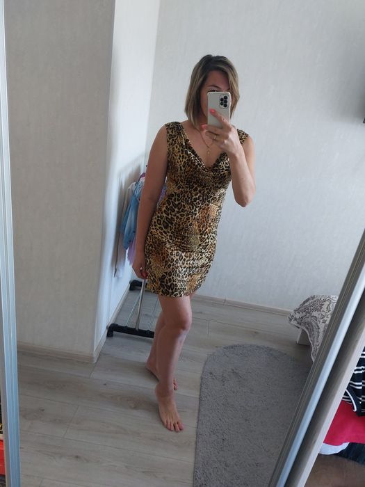 Нарядна зручна сукня М-L