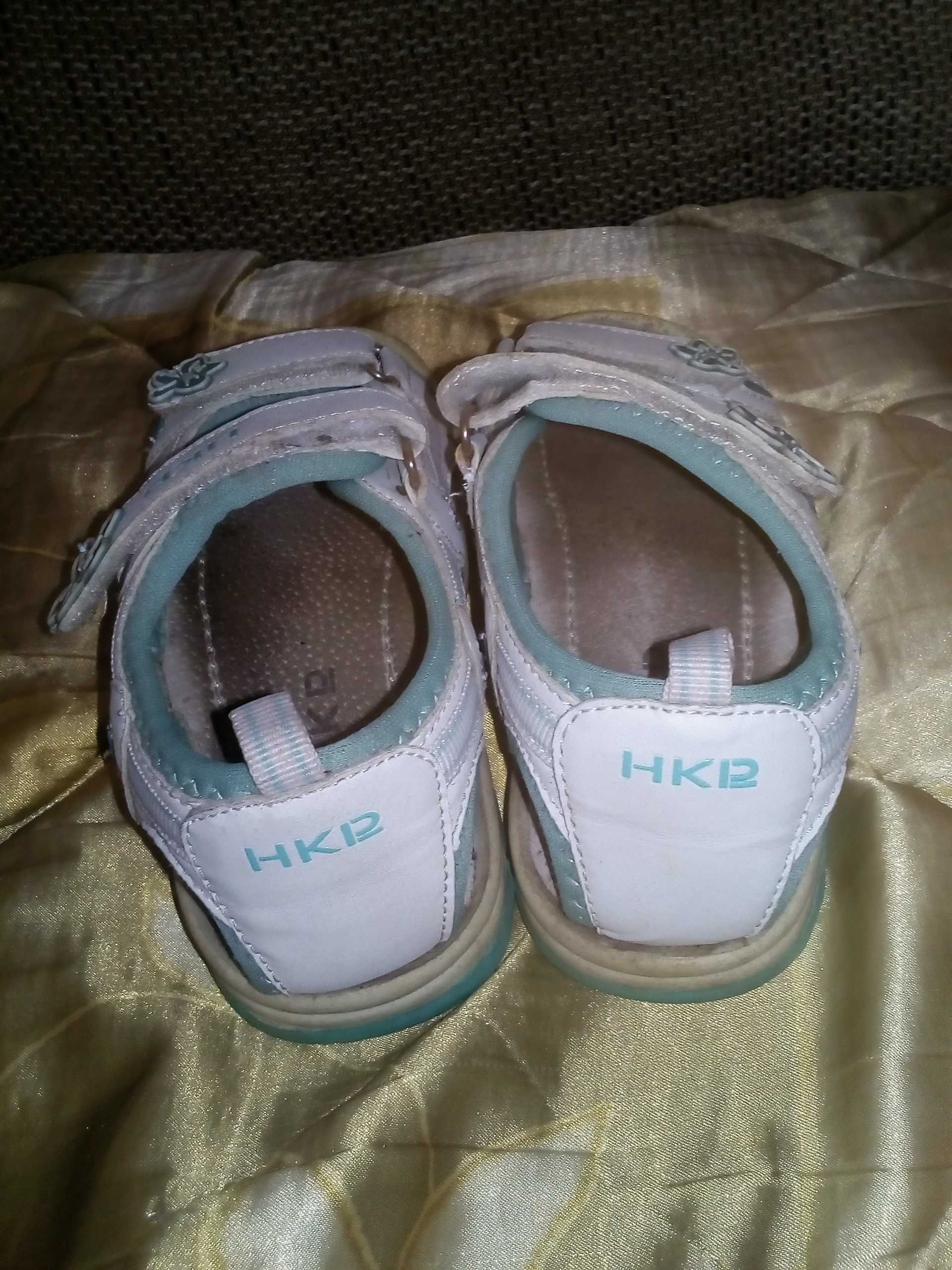 Sandały HKR rozmiar 29 i 32.