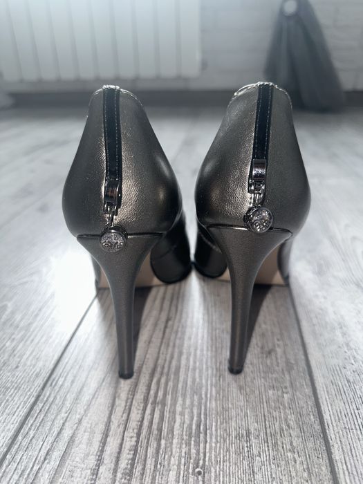 Нарядні та стильні туфлі