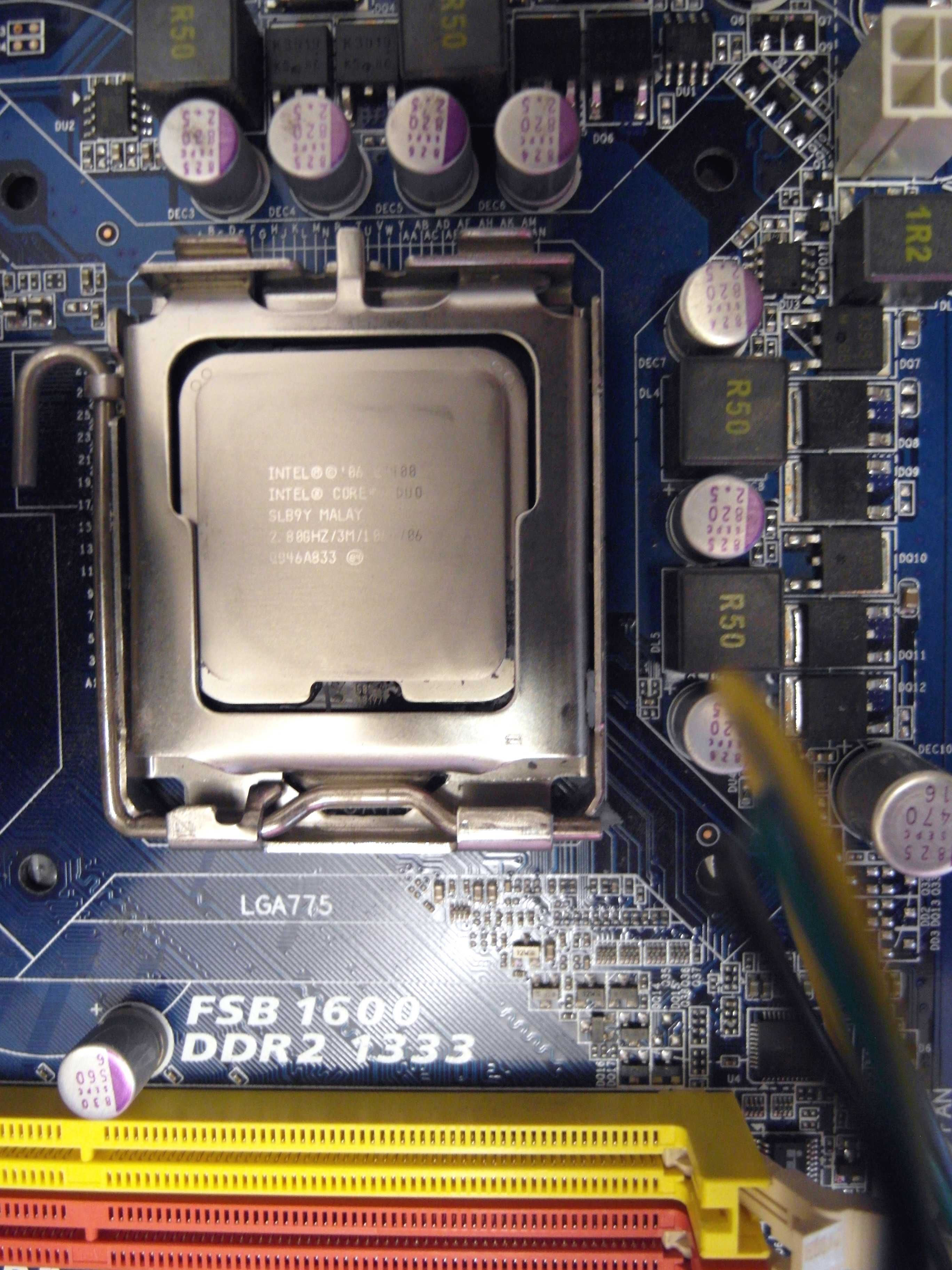 50 zł - płyta główna Gigabyte GA-EP45-DS3LR + Intel Core 2 Duo E7400