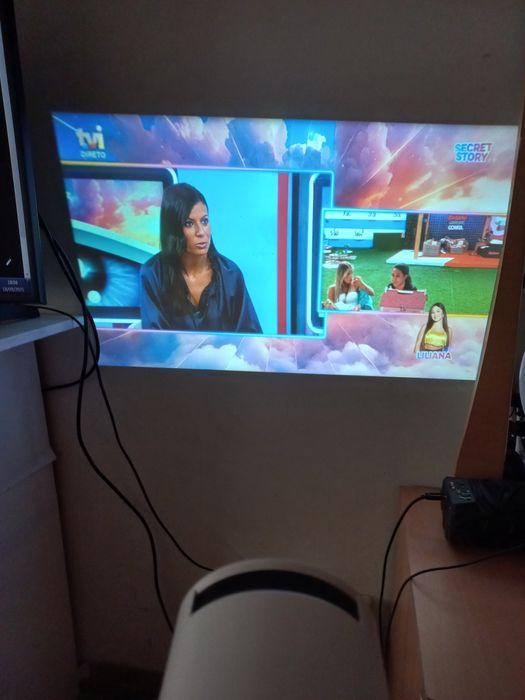 Novo Smart Projetor ultra 4k tem wifi e bluetooth - comando youtube