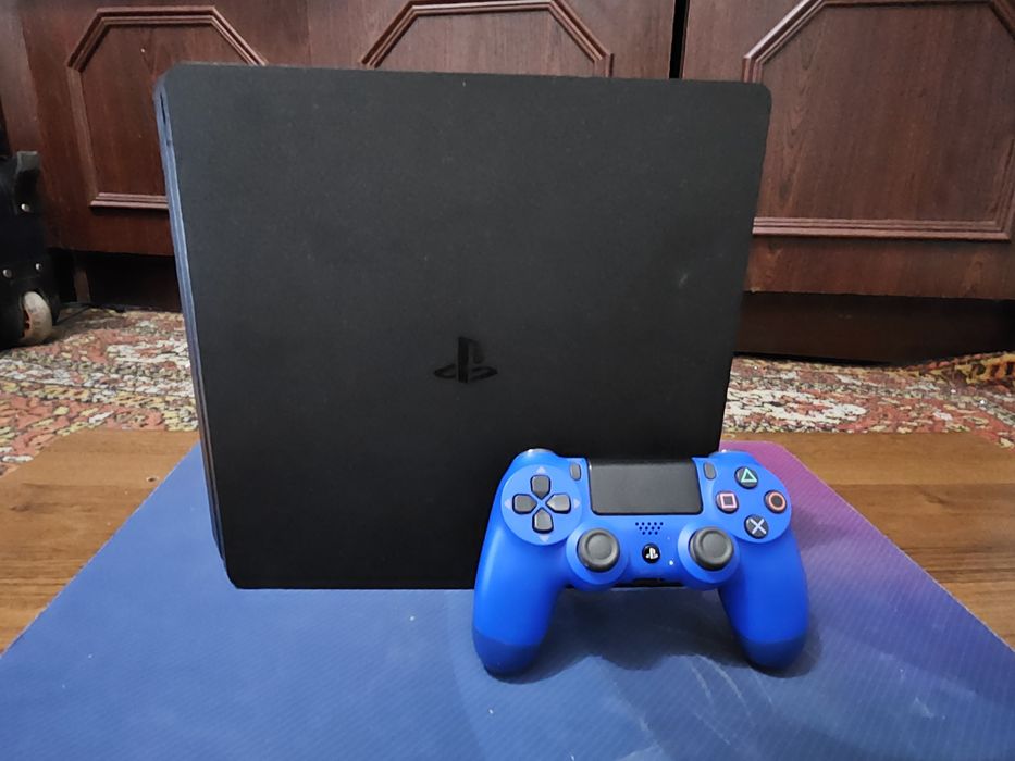 Playstation 4 slim