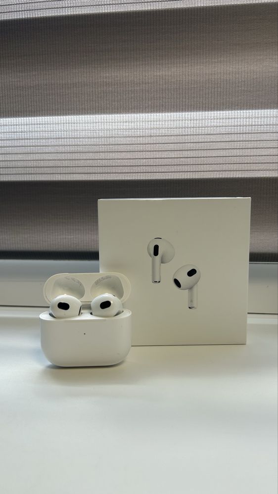 AppleAirpods 3 with Wirless Charging Case 2021