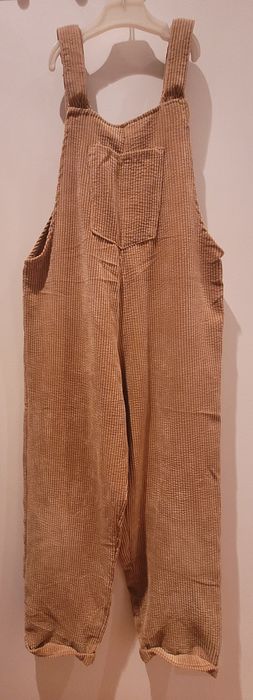 Jardineiras em bombazina Camel