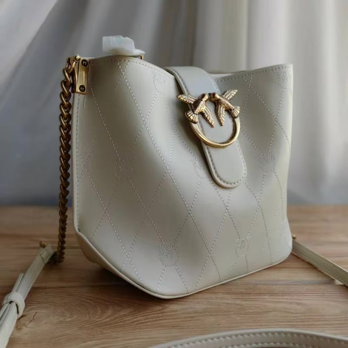 Pinko bag bucket біла шкіряна сумка