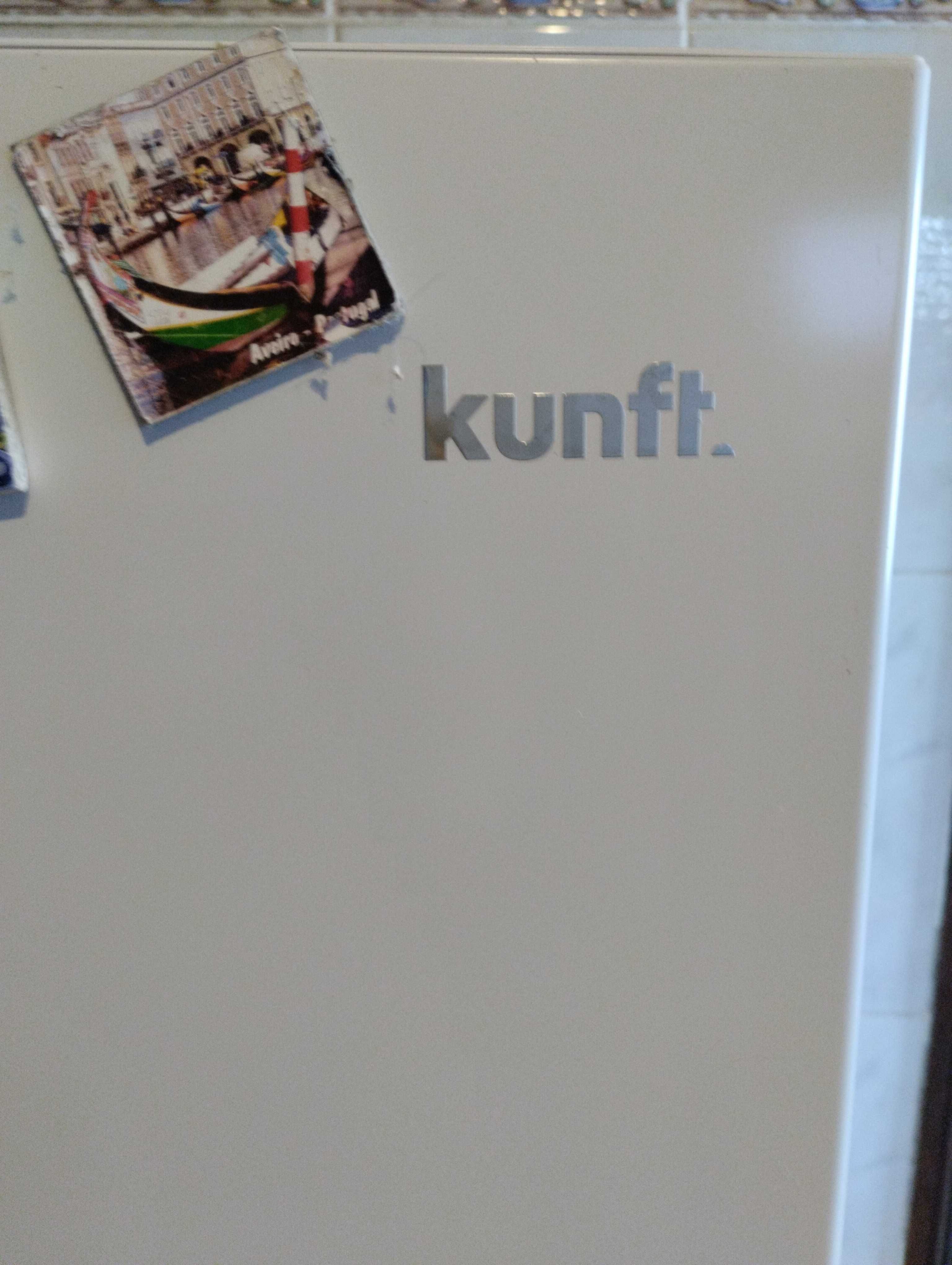 Atenção ao tamanho: 1,43. Frigorífico Combinado KUNFT