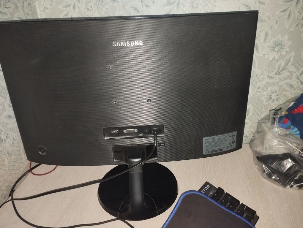 Продам Монітор Samsung C24F390FHI (LC24F390FHIXCI)