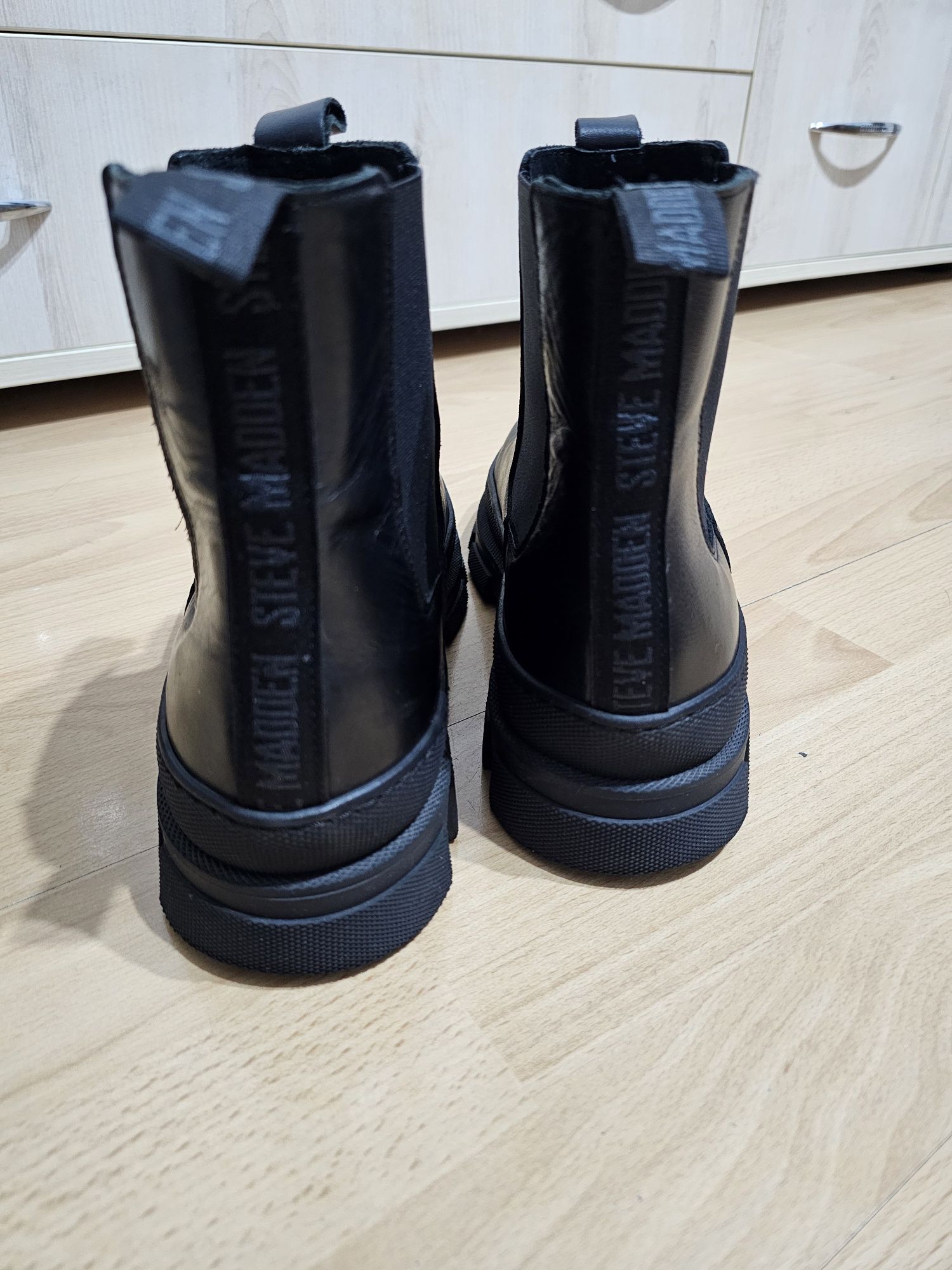 Steve Madden botki r.44