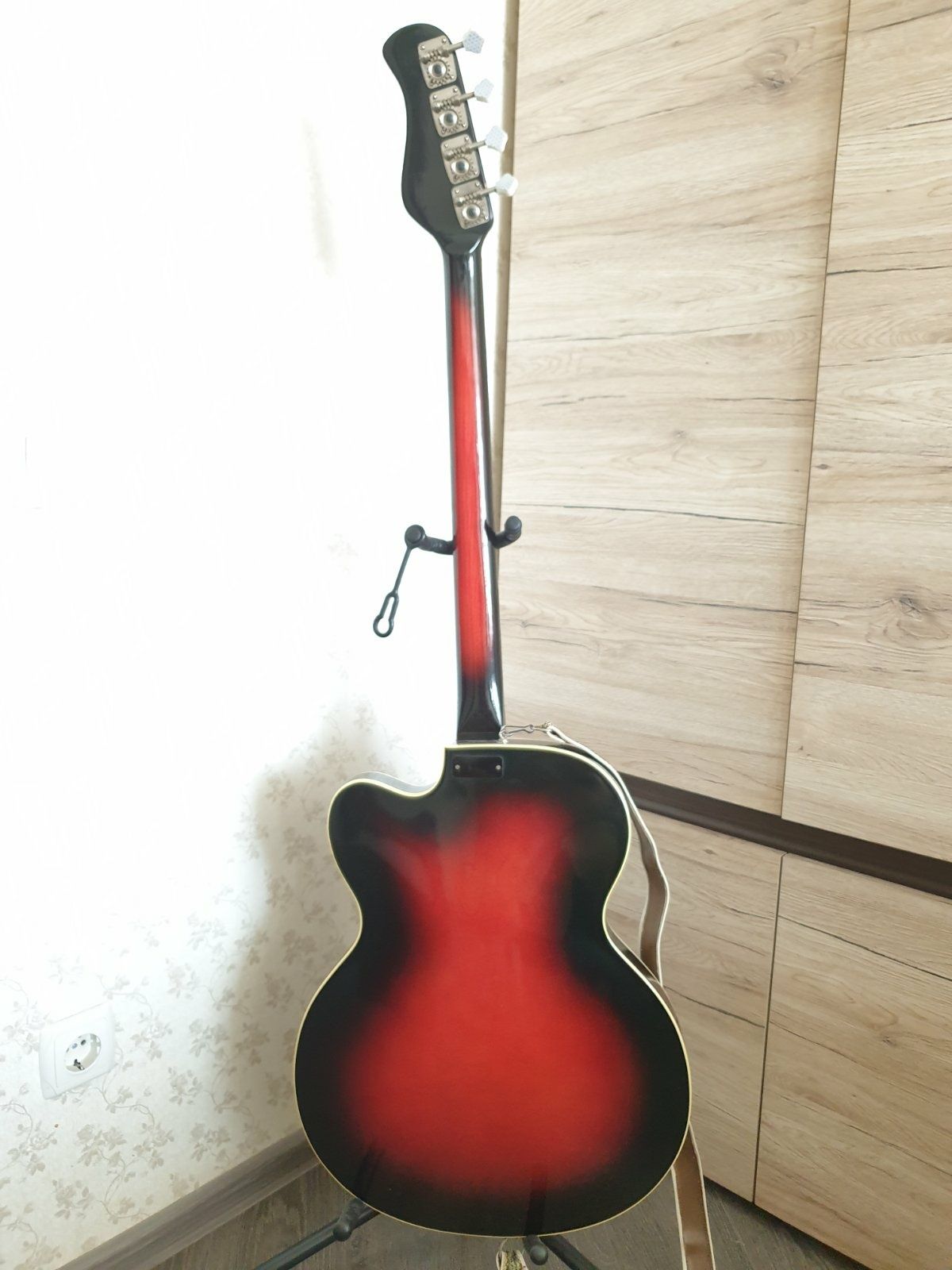 Musima 1655 HB, ГДР. Классическая бас-гитара.